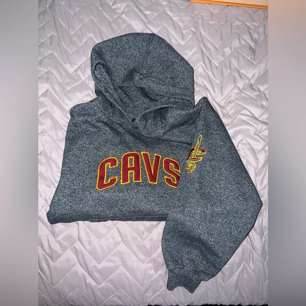 Cleveland Cavaliers Hoodie Youth Medium Gray Embroidered - Picture 2 of 3